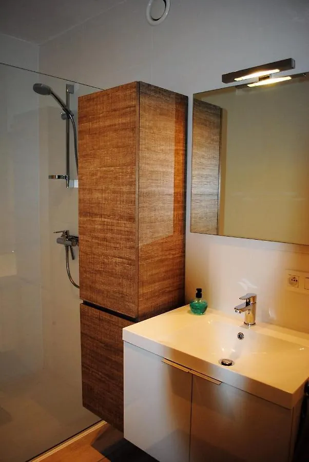 Modern, Gezellig Vakantieappartement Met Ruim Terras In Oostende Ostend